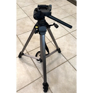 Promaster 6200 Photo/Video Tripod (PR03264) - Very nice condition